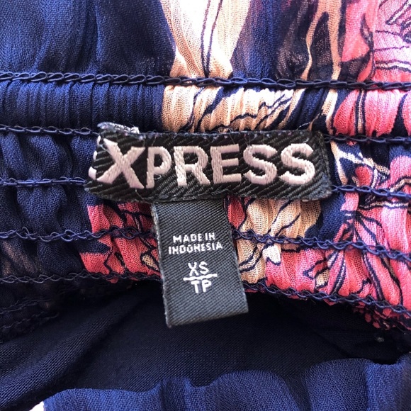 Express Off Shoulder Floral Maxi Dress - Picture 9 of 10